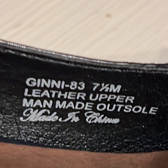 Donald J Pliner Navy heels - Picture 11 of 11